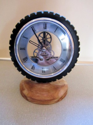 Skeleton clock by Bill Burden